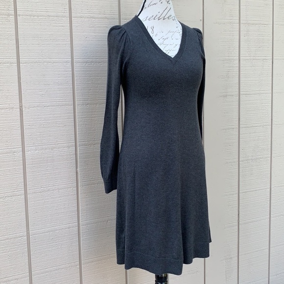 NWOT ANN TAYLOR LOFT Petites Gray V-Neck Swing Sweater Dress - Picture 4 of 14